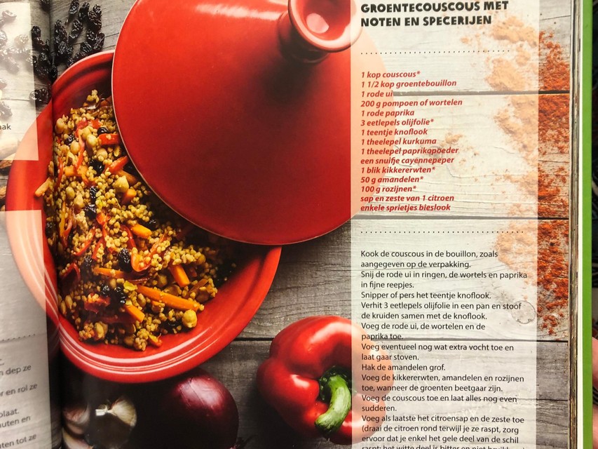 Groentecouscous met noten en specerijen is een van de blikvangers in het kookboek van Oxfam Kasterlee. 
