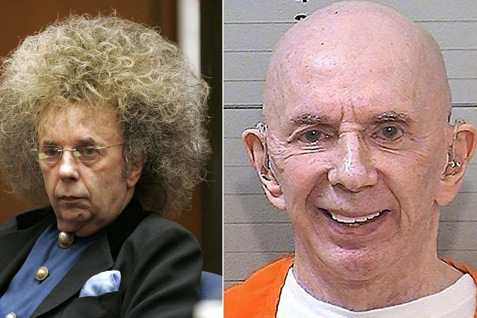 Links: In 2005 in de rechtbank, met een van zijn flamboyante pruiken om zijn littekens te verbergen. Rechts: in 2017 in de gevangenis.