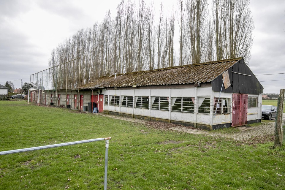 De oude kantine is tot op de draad versleten en moet dringend vervangen worden.