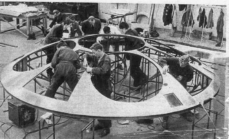 De leerlingen van plaatbewerking/lassen-constructie werkten tijdens hun vrije uren aan wat de eerste vliegende schotel van het land moest worden. 