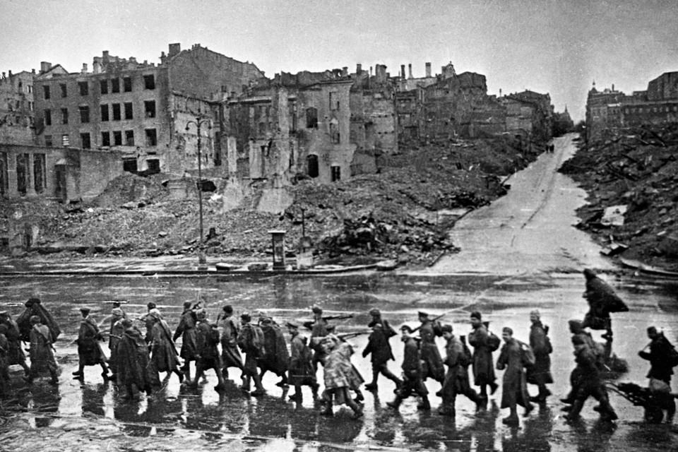 De bevrijding van Kiev,  in 1943. In de Russische geschiedenis maakt die  deel uit van de Grote Vaderlandse Oorlog. 