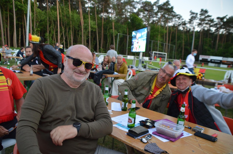 De supporters waren dik tevreden met de uitslag.