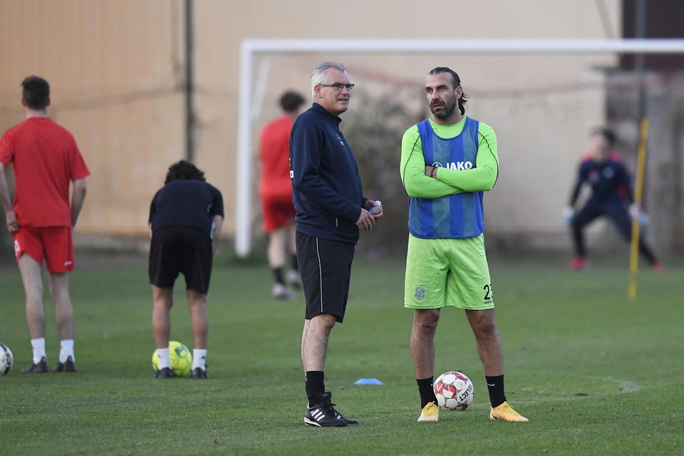 Stavros Glouftsis (rechts) is de nieuwste aanwinst voor het Rapid Leest van coach Rudy Van Houdt.