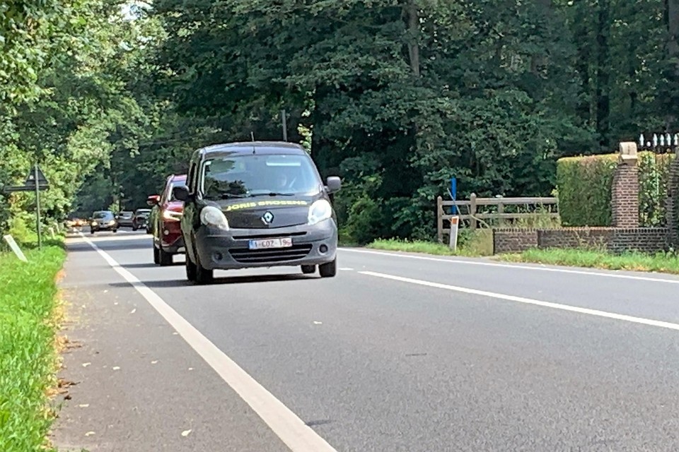 Er komen veilige fietspaden langs de Putsesteenweg.