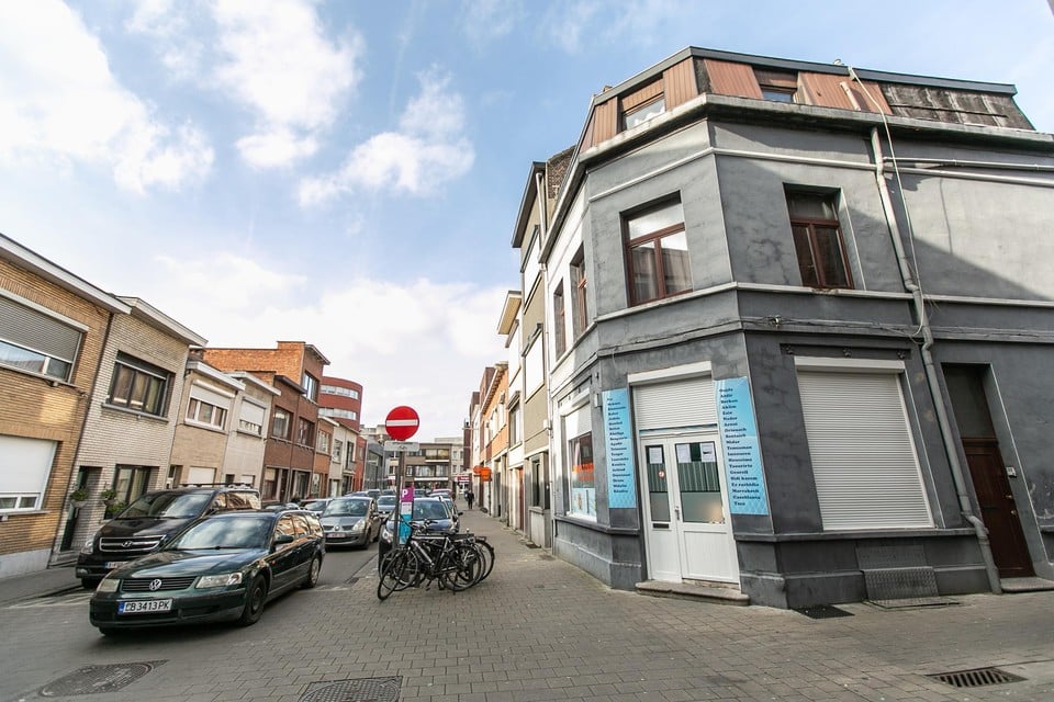 Een zicht op de De Bosschaertstraat op het Kiel. De huizenprijzen zijn in de wijk gedaald met 10% in vergelijking met twee jaar geleden. 