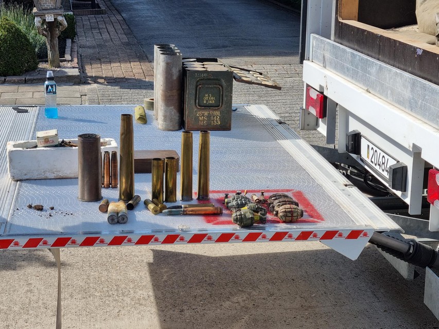 Bij de aangetroffen munitie onder meer een zestal granaten.