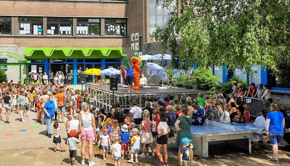 Op het podium volgde de ontknoping wie er onder de maskers zat.
