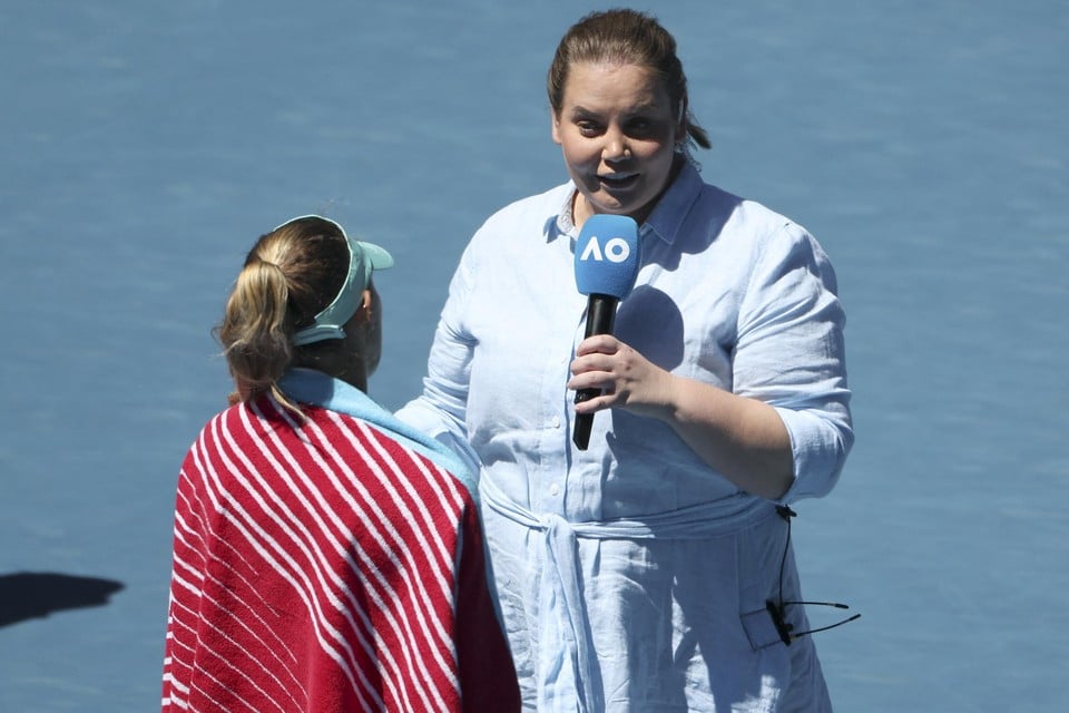 Jelena Dokic als interviewster op de Australian Open begin dit jaar.