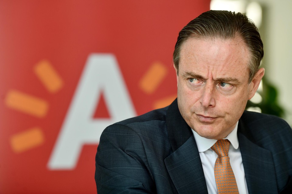 Bart De Wever wil lessen trekken uit het dossier-Let’s Go Urban, maar: “Ik ga niet toelaten dat er nu een klopjacht op de stedelijke administratie komt.”  