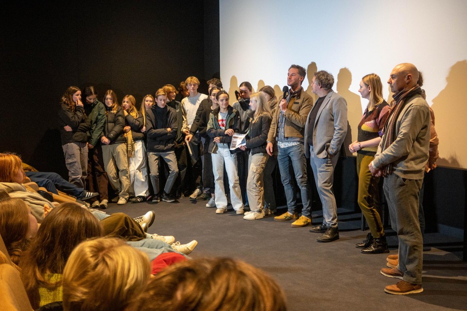 Filmmaker Pim Niesten sprak de leerlingen toe.