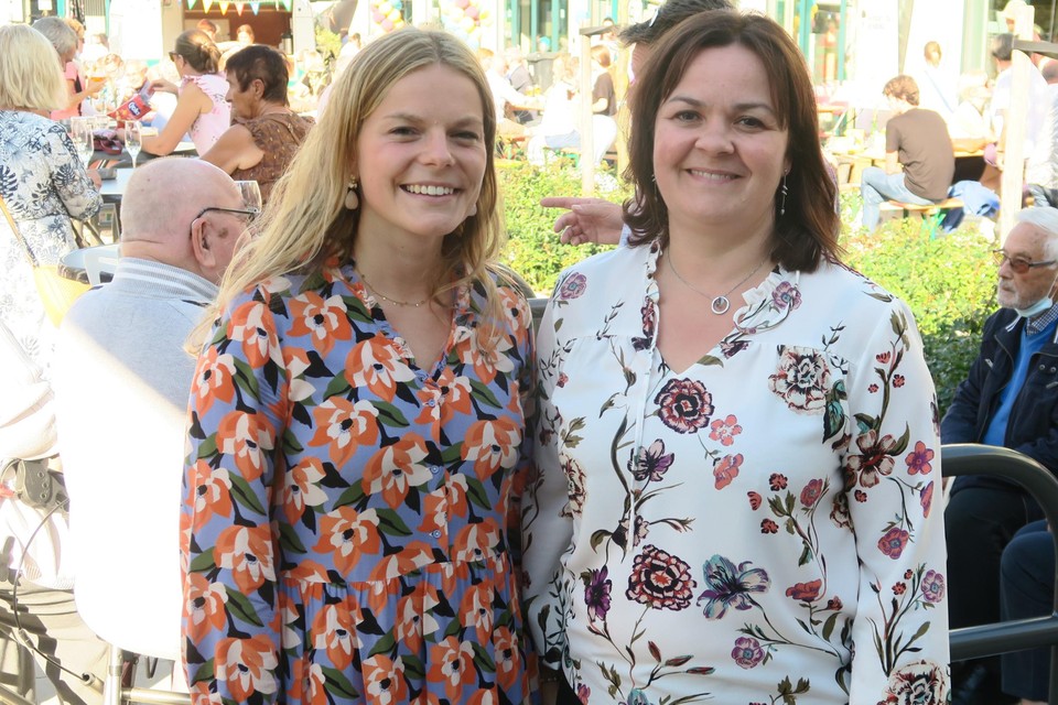 Trotse schepenen Ann Theys (r) en Lise Poelemans. “Deze overrompeling hadden we gehoopt, maar niet verwacht.”