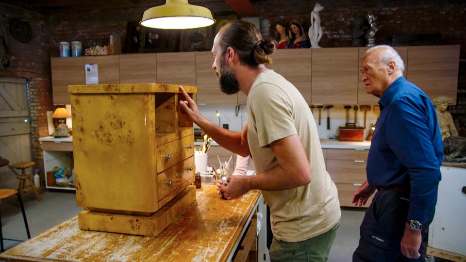 In ‘Eenmaal andermaal’ bracht hij een defecte stoommachine aan de man.