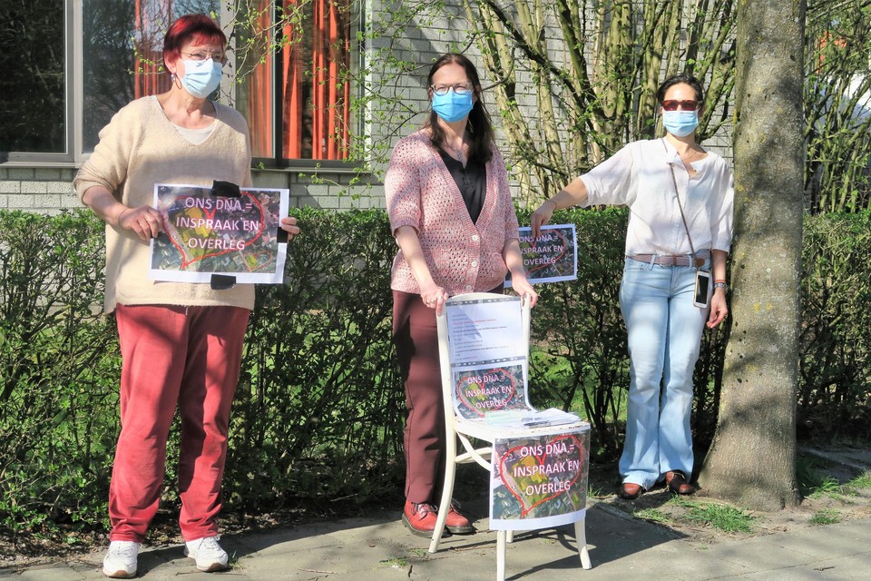 Susanne Ohlbrock, Liesbet Suykens en Leila Stuart namen het voortouw in het verzet tegen de plannen voor de brandweerkazerne gecombineerd met 54 assistentiewoningen.