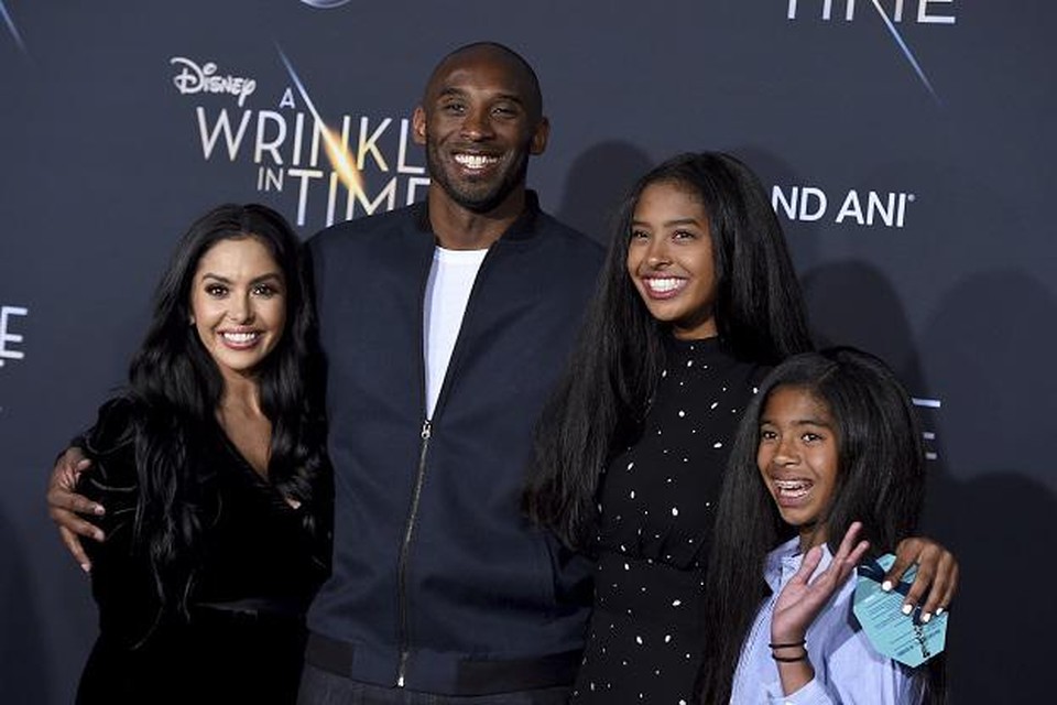 Kobe Bryant in 2018 met zijn vrouw Vanessa en dochters Natalia en Gianna. Kobe en Gianna overleden op 26 januari 2020 bij een helikoptercrash.