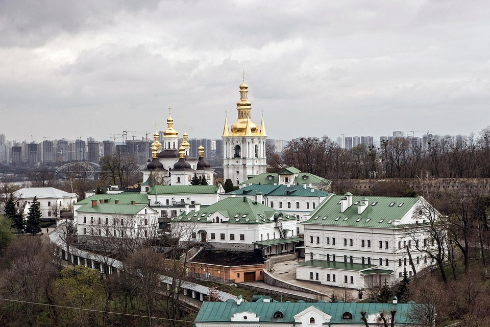 Het Holenklooster van Kiev, uit de 11de eeuw. Dat kan Rusland toch niet bombarderen?  