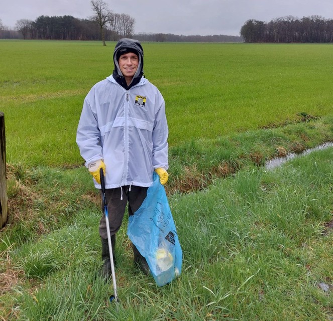 Arne Bastiaensen zocht op Einhoven. Blikjes in koeienweides kunnen erg gevaarlijk zijn.