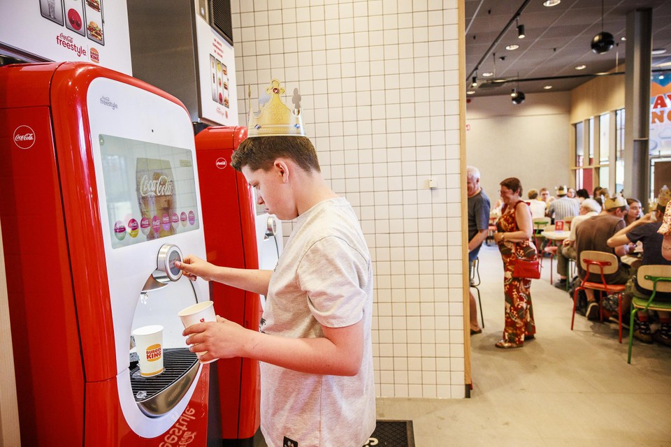 Burger King opent morgen een nieuw filiaal in Wilrijk op de Boomsesteenweg.
