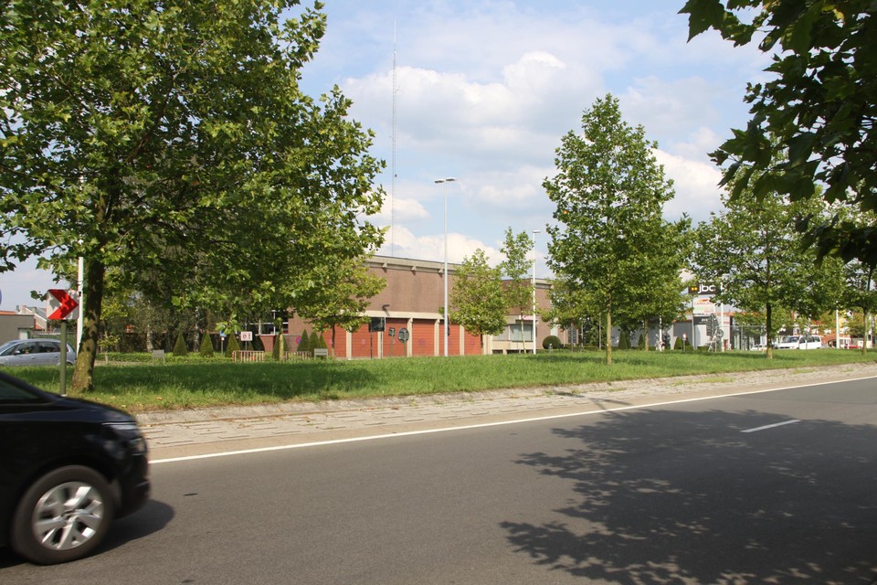 Rond de brandweerkazerne wordt gezocht naar PFAS-vervuiling.