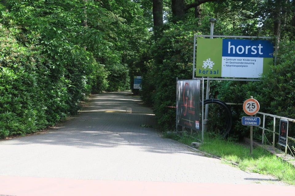 De groene inkom tot het immense domein van Horst aan de Horstebaan in Schoten. 