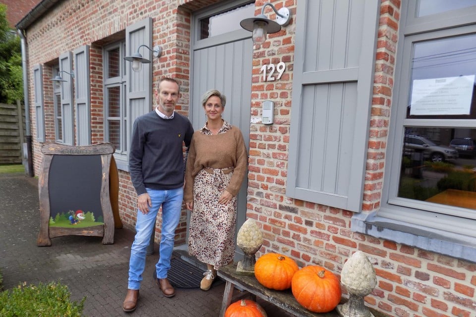 Gert Storms en Kristel Sterckx hebben elf jaar hun succesvolle brasserie De Mansarde uitgebaat aan de Kerkstraat in Tielen. Ze starten in februari 2021 met een kledingzaak in de gerenoveerde langgevelhoeve. 