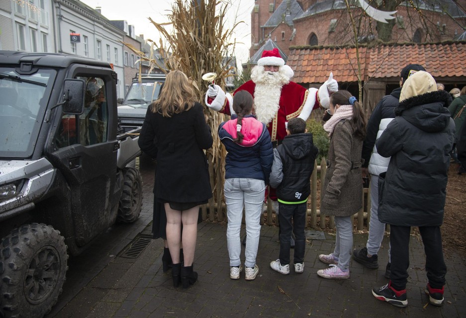 ”Een wijkagent, iemand uit Arendonk, organiseert al enkele jaren een leuke kerstactiviteit voor hen”, vertelt Nicky van Ciris. 