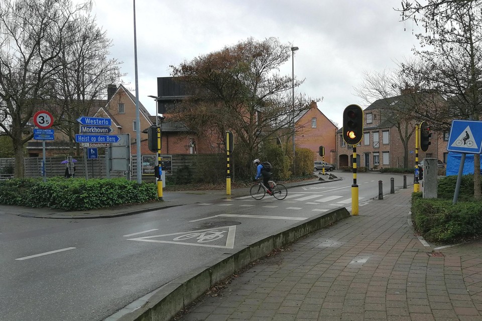 Momenteel is de omgeving van café Berkemus een kluwen van drukke wegen en de kruisende fietsostrade, maar het geheel moet over enkele jaren veel veiliger worden. 