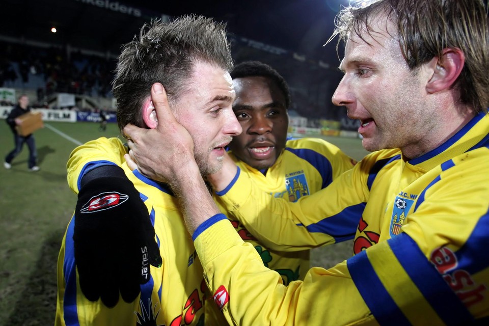 Een beeld dat we al vaker zagen: spelers van Westerlo die vieren tegen STVV. Hier Jef Delen in 2006. 