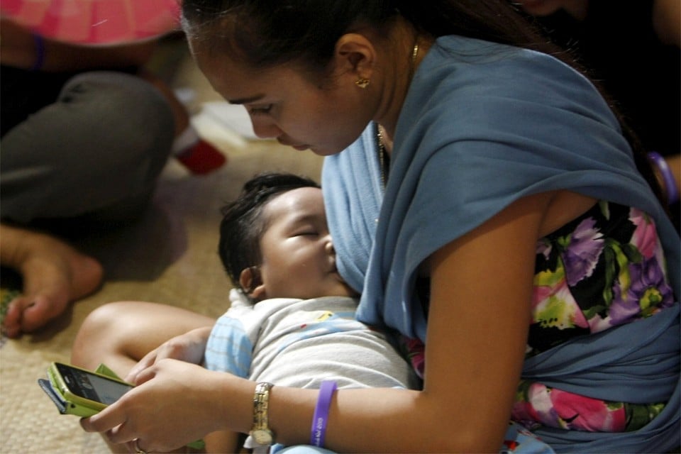 Tante vs keponakan 2018. Susu stream. Ibu kandung real. Ngewe ibu dan anak. Tante vs 2 bocah viral bandung hotel.