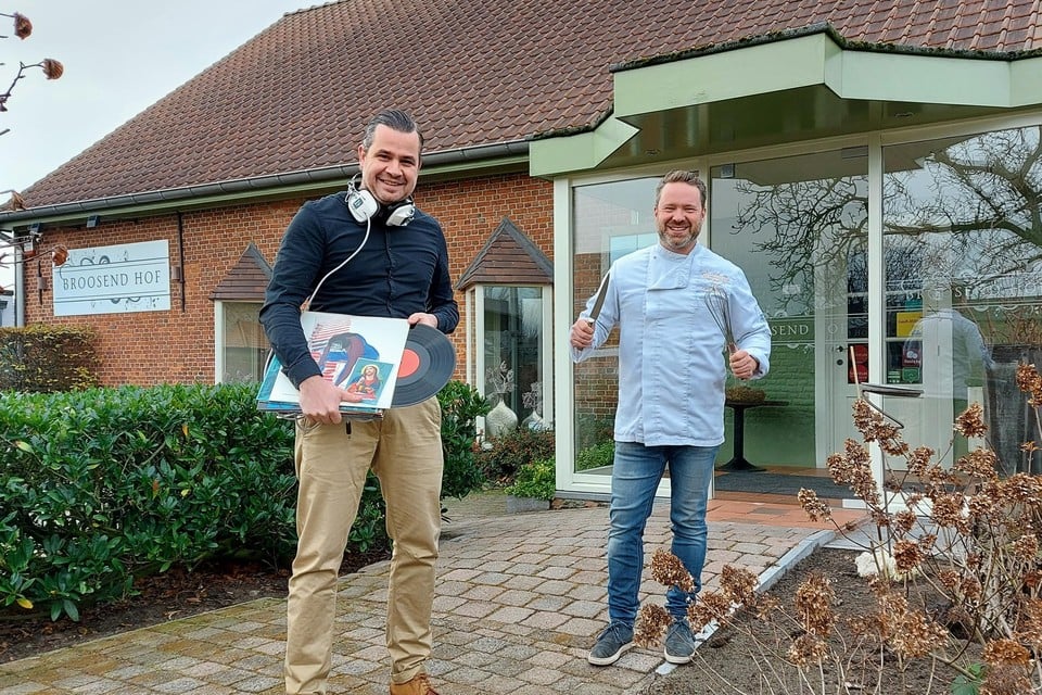 “Lekker eten doe je met al je zintuigen, ook met je oren”, zeggen dj Hans Maes en chef-kok Koen Janssens.