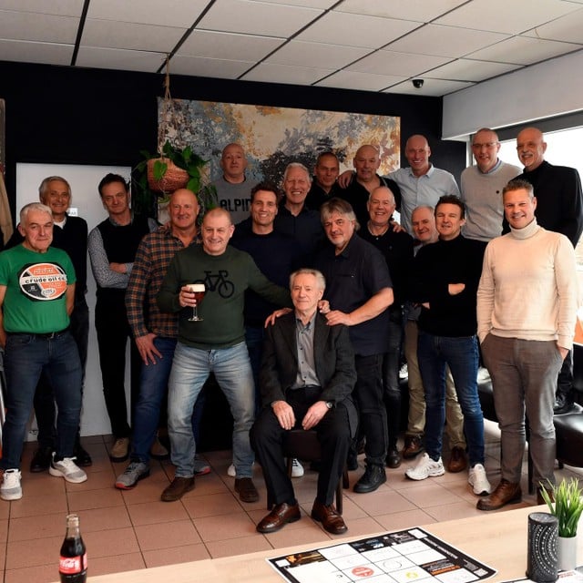 Groepsfoto van Antwerpse ex-toppers.