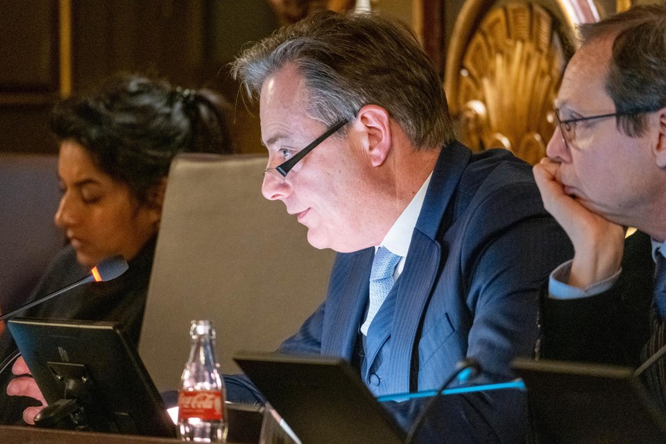Burgemeester De Wever is bereid om de experten, die werkten rond het afwenden van de cyberaanval, uit te nodigen in de gemeenteraad voor een toelichting. 