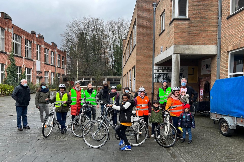 Met de fietslessen voor volwassenen werkt Neteland Welzijn & Zorg drempels naar de arbeidsmarkt, zoals een beperkte mobiliteit, weg.