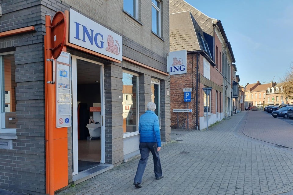 De ING-bankautomaat en het bankkantoor op de Dries in Sint-Pauwels gaan dicht.