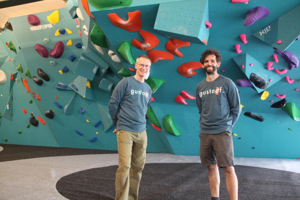 Jan Larosse en Peter Schildermans zijn in hun nopjes met de opening van boulderzaal Gustaaf Klimt.
