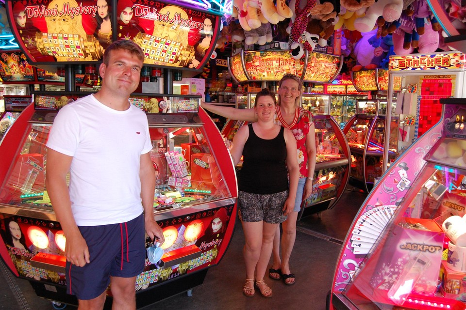 Michel in het lunapark van Jessica en Pascaline op de markt van Kruibeke.