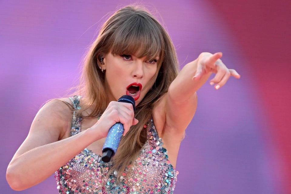 Online circuleert een map met, naar verluidt, de 17 nieuwe nummers van Taylor Swift.