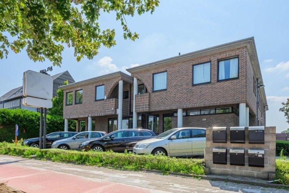 In dit gebouw langs de Herentalsebaan heeft de gemeente Wommelgem een noodopvang ingericht voor zeven Oekraïense gezinnen op de vlucht.  