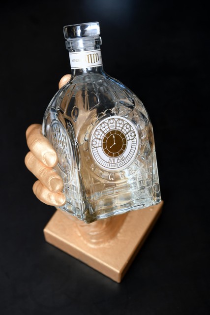 De Gin 1501 kreeg een gouden etiket, verwijzend naar de gouden 16de eeuw voor Antwerpen. 