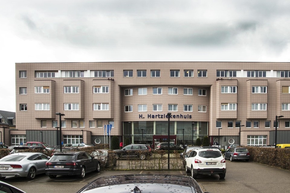 De intensieve afdelingen in het Heilig Hartziekenhuis in Mol (zie foto) en in Ziekenhuis Geel liggen - op enkele reservebedden na - volledig vol.