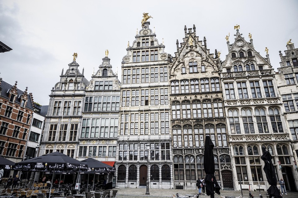 Huis Spaen-gien op de Grote Markt, het pand met het paard bovenaan op de gevel, is nog altijd de hoofdzetel van Kreglinger.