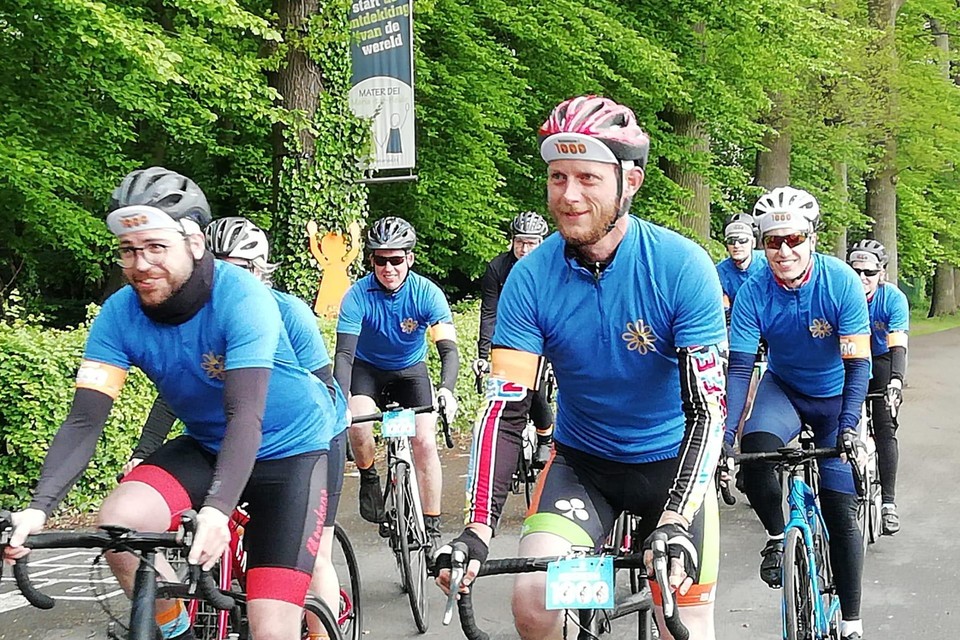 Een deel van de opbrengst van de Ronde van Essen gaat naar de club Bleek Verzet, van de familie Van den Bleeken, die fietsen voor Kom Op Tegen Kanker. 