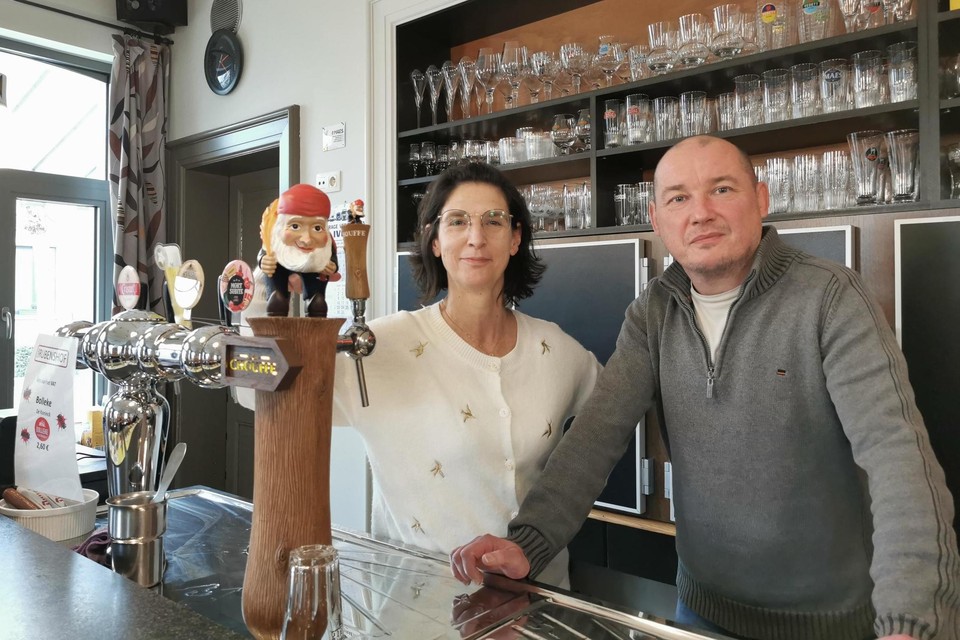 Véronique Meert en Dirk Uyttebroeck staan sinds kort achter de toog in café Rubenshof.
