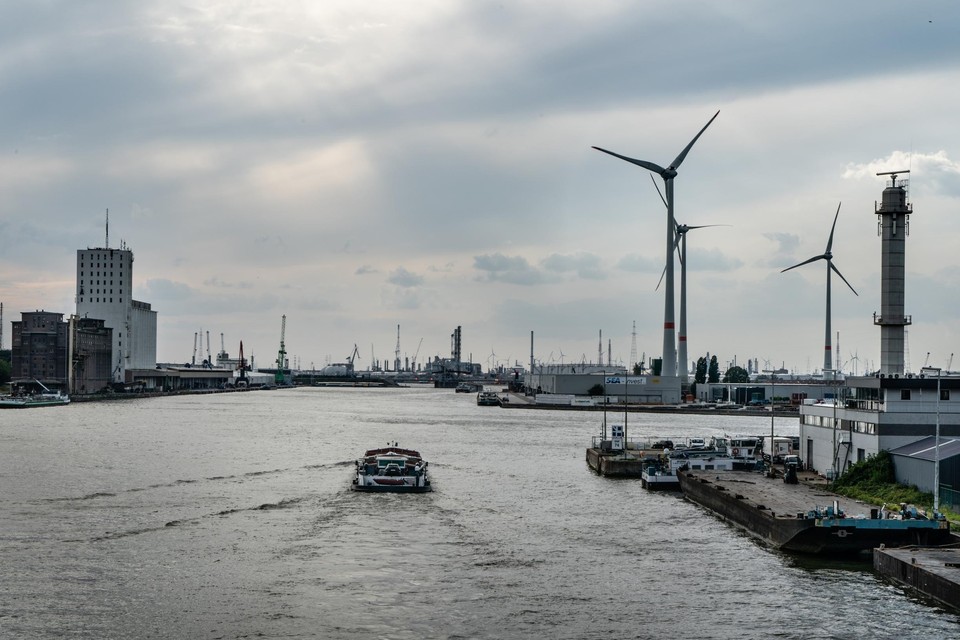 De leidingstraat zou tussen de Antwerpse haven en het Duitse Ruhrgebied lopen. 