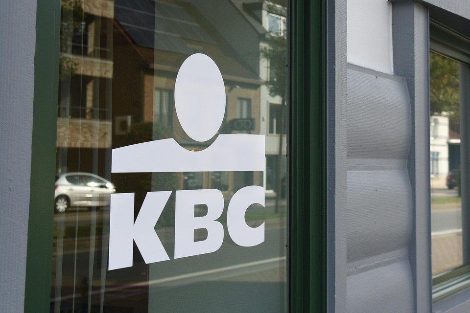 De man ging de lening aan bij KBC, maar iets later kwam aan het licht dat er valse loonfiches waren neergelegd.