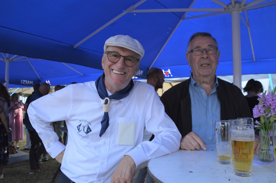 Twee Molenkringers van het eerste uur: huidig voorzitter Richard Bastanie en ereburgemeester Willy De Bie.