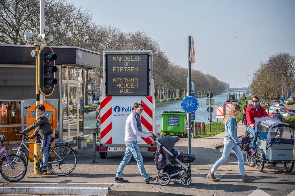 De stad maakt van de Auwegemvaart definitief een fietsstraat.