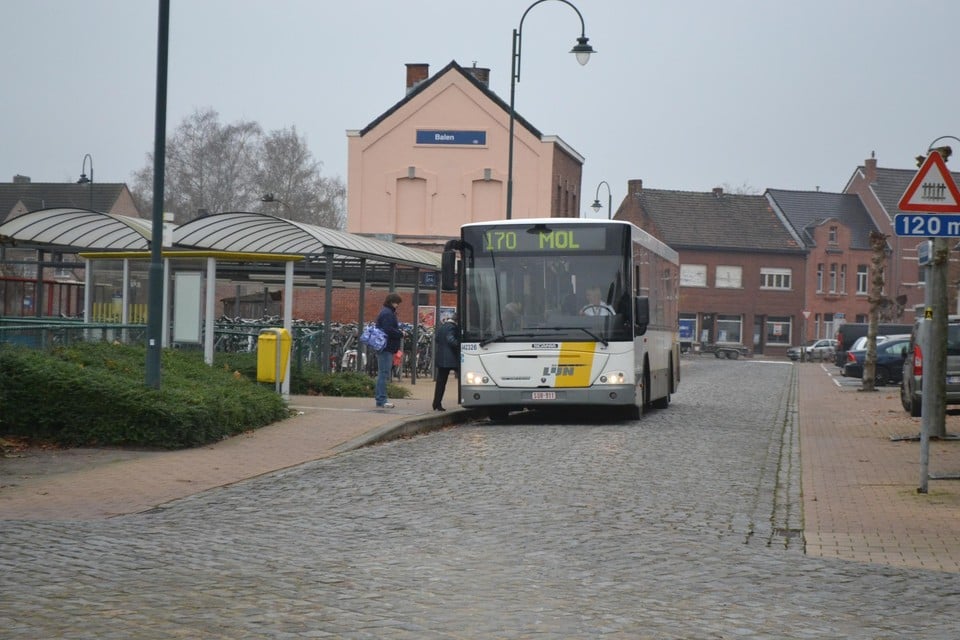 De gemeente Balen wil de bushaltes toegankelijk maken voor iedereen. 