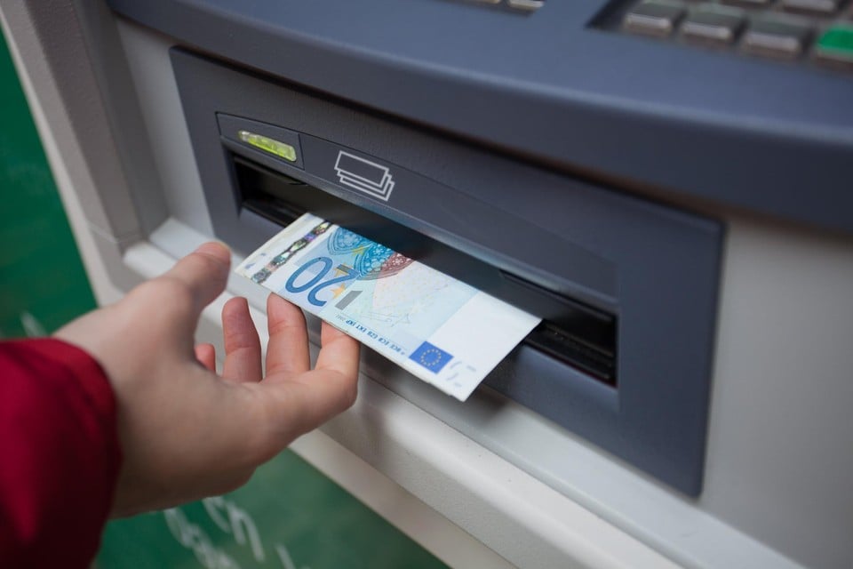 Met het geld dat ze stalen, leidden de bendeleden een luxeleventje.
