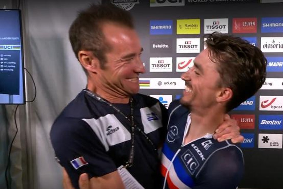 Thomas Voeckler en Julian Alaphilippe die met hun vreugde geen blijf weten