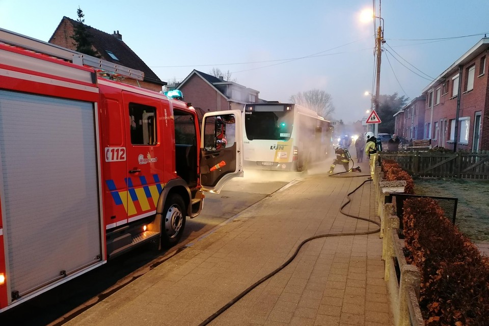 De brandweer koelde de remmen en het achterwiel